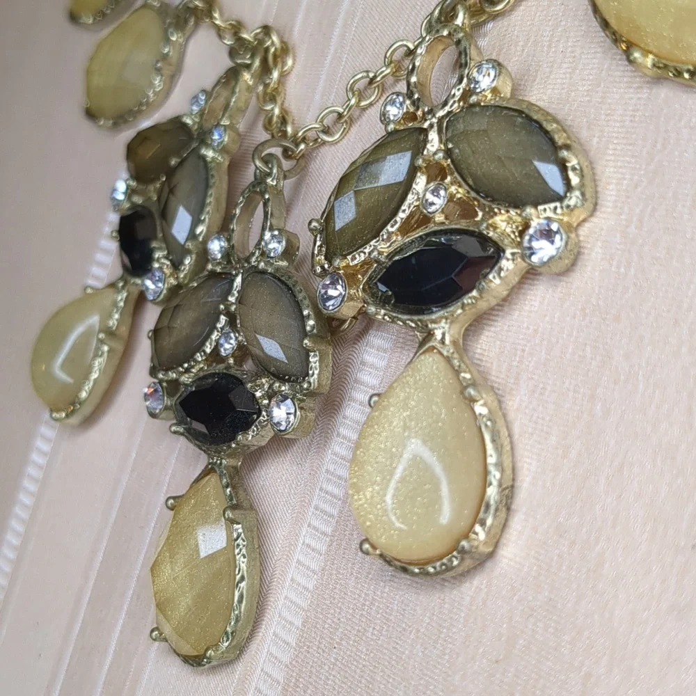 3/$15 Y2K Statement Necklace Gold Faceted W/ Crystals Neutral Beige Grey Taupe